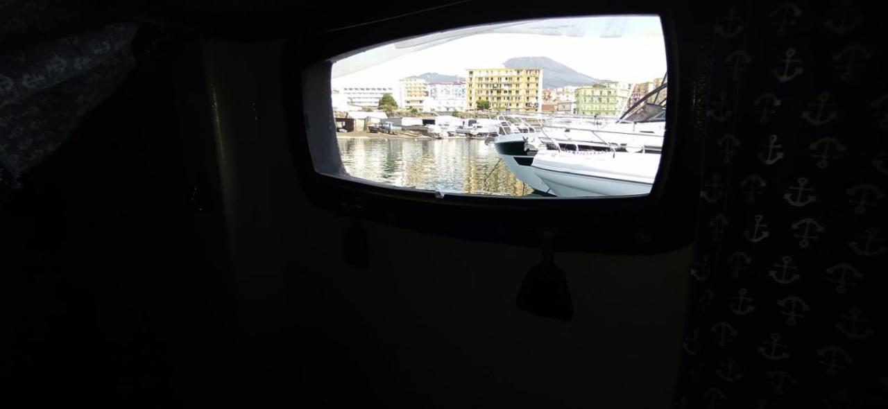 House Boat Hotel Torre del Greco Exterior photo